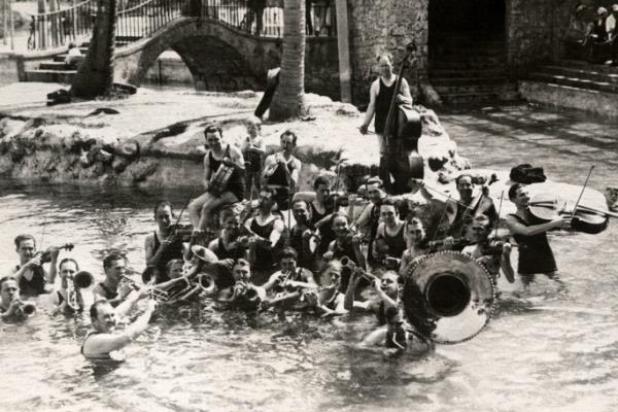Venetian Pool Black and White Image